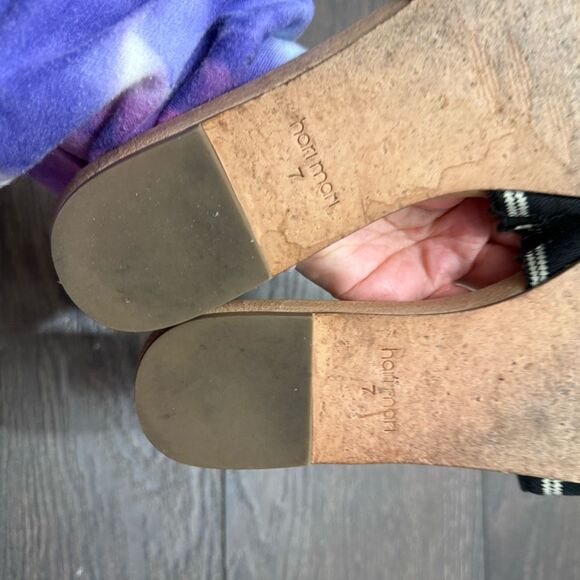 Hari Mari Women’s 7 Black White Slide Sandals - Picture 4 of 5